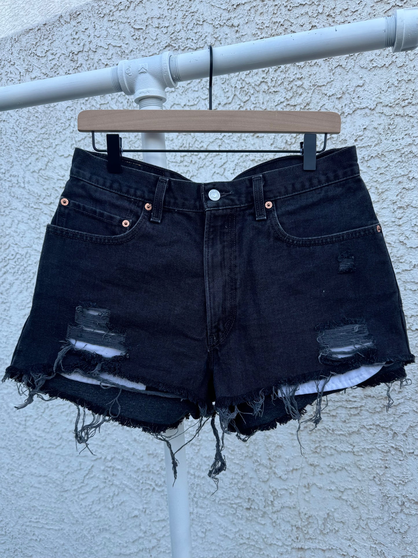 Levis 550 Cutoff Shorts